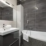 Modern With A Balcony In A Quiet Estate By Renters Lägenhet