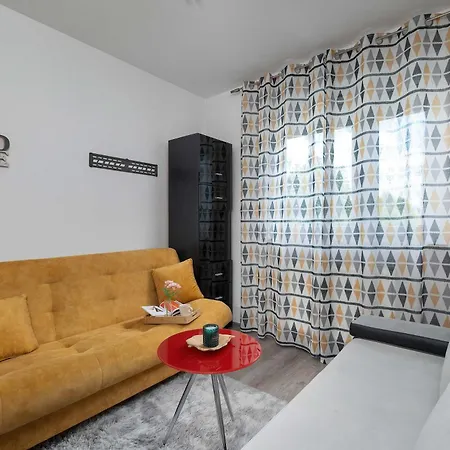 Modern With A Balcony In A Quiet Estate By Renters * Krakau