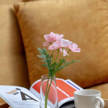 Modern With A Balcony In A Quiet Estate By Renters *