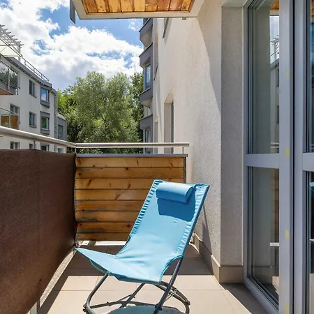 Modern With A Balcony In A Quiet Estate By Renters Appartement *